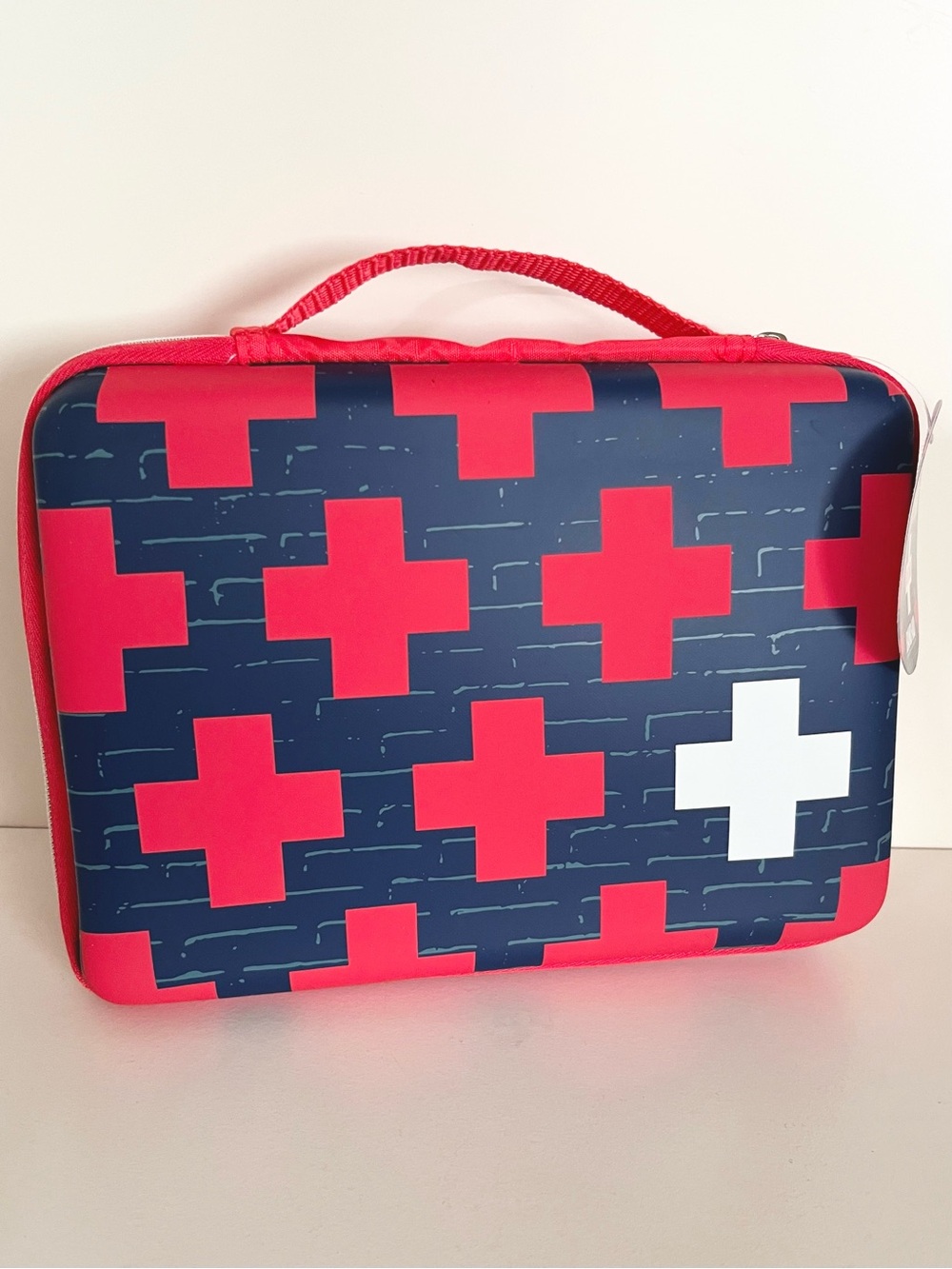 First aid train case - Picture 16 of 16